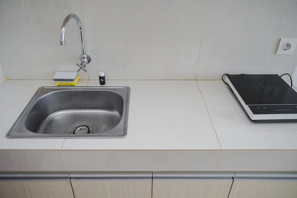 Cozy Living Studio Apartment Springwood Residence near IKEA Alsut