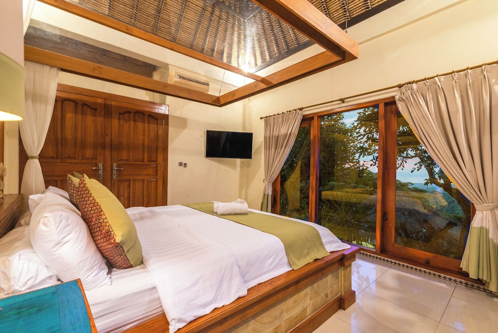 Bougainville Hill Villa