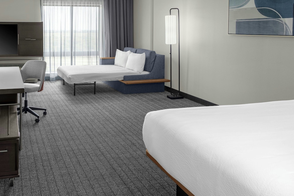 Courtyard By Marriott Sherman