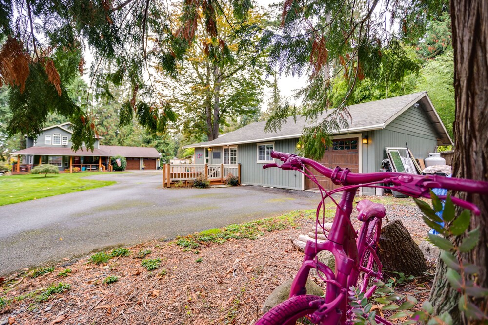 Peaceful Renton Retreat w/ Hot Tub Access! view 2