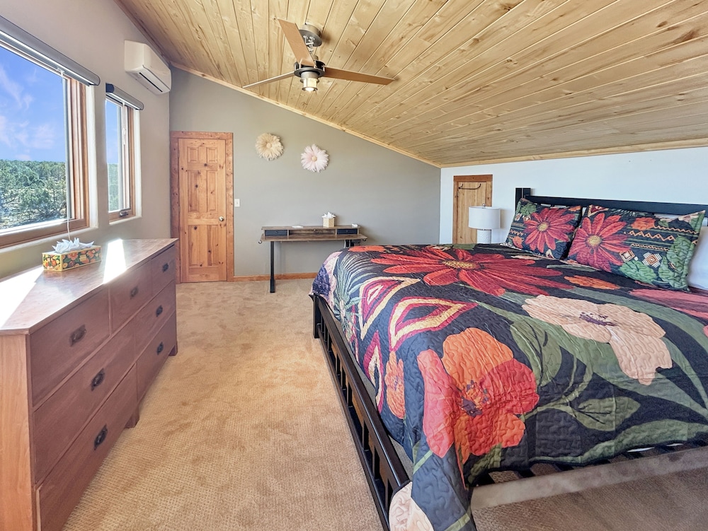 Whispering Deer Retreat 3 Bedroom Home