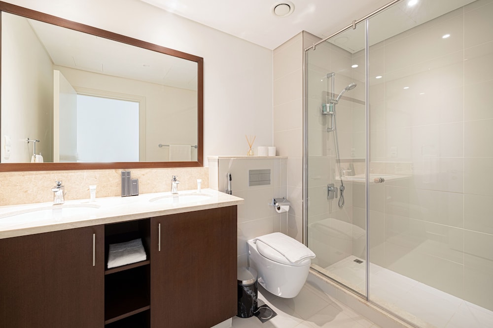 3Br + Maid Close To Burj Khalifa Dubai Mall