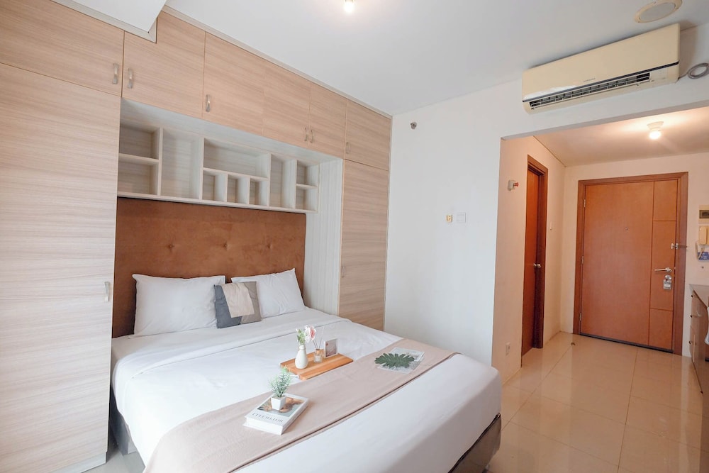 Studio Apartment Near Kalibata Station At Woodland Park Residence