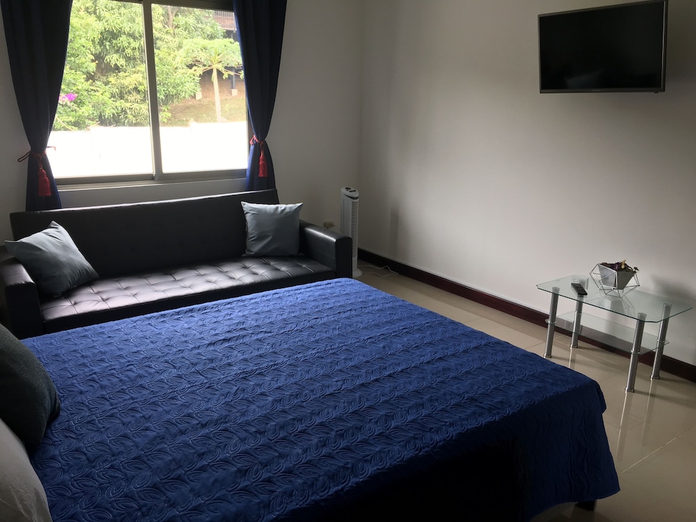 Las Yagrumas Condo Escazu