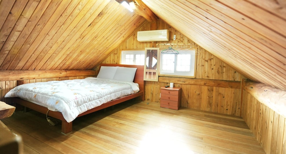 Jeju Log Pension