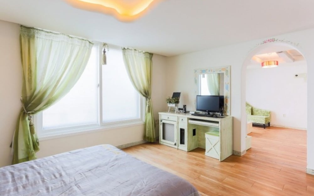 Taean Oshu Pension view 4