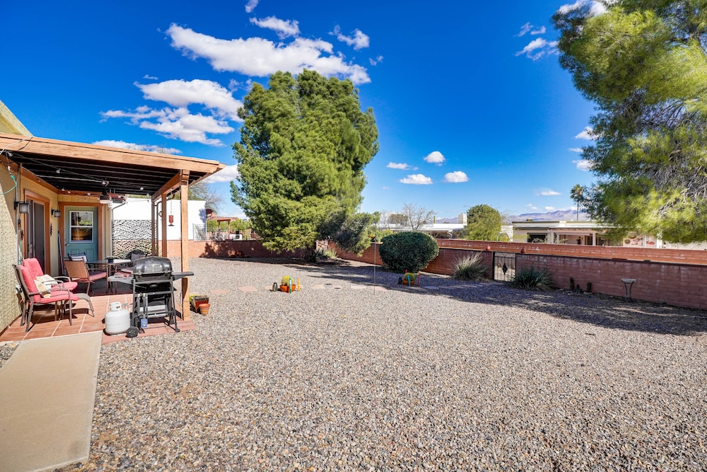 Pet-friendly 55+ Green Valley Home w/ Golf Gear!