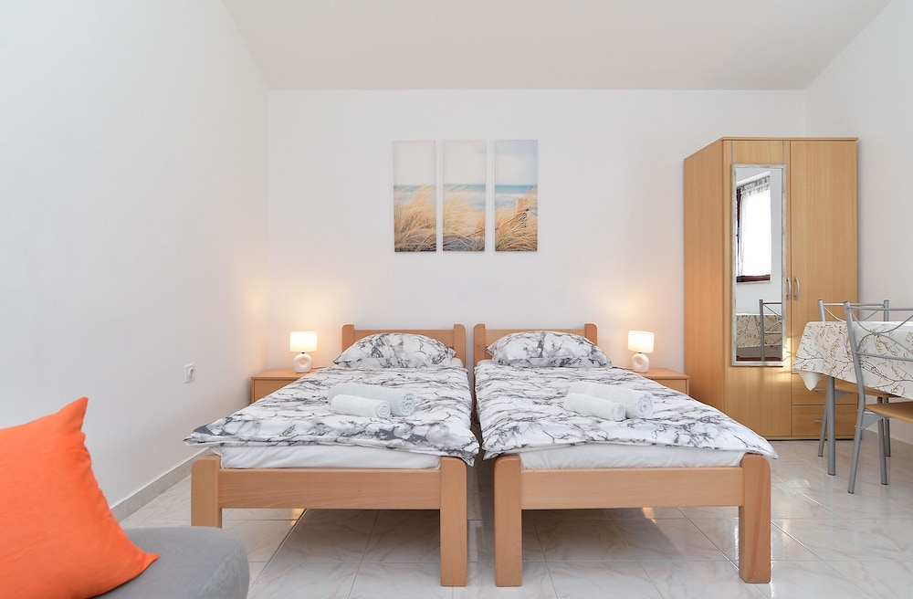 Apartment 535