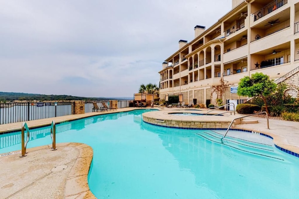 Hill Country Island Retreat