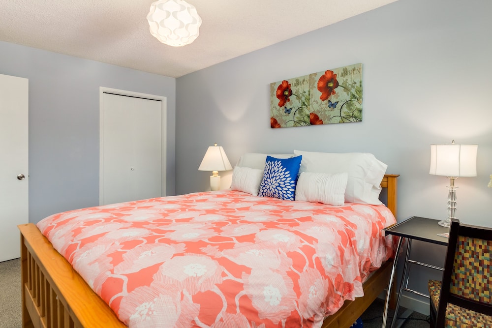 Superb 3BR mins to DT SAIT - Image 5