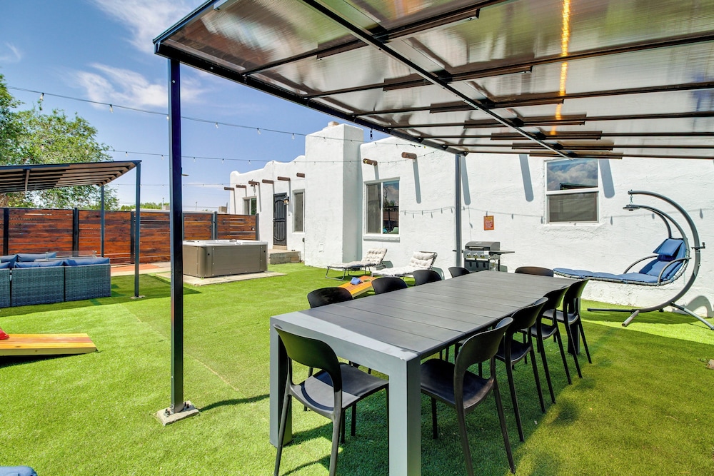 Newly Renovated Albuquerque Retreat w/ Pool Table