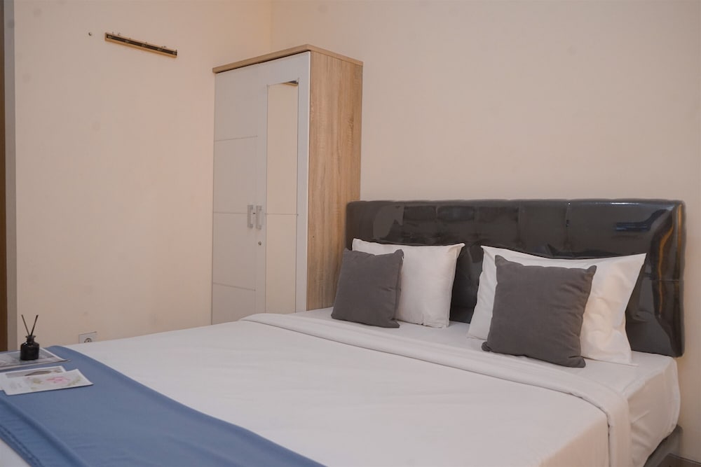 Convenient Studio Apartment At B Residence