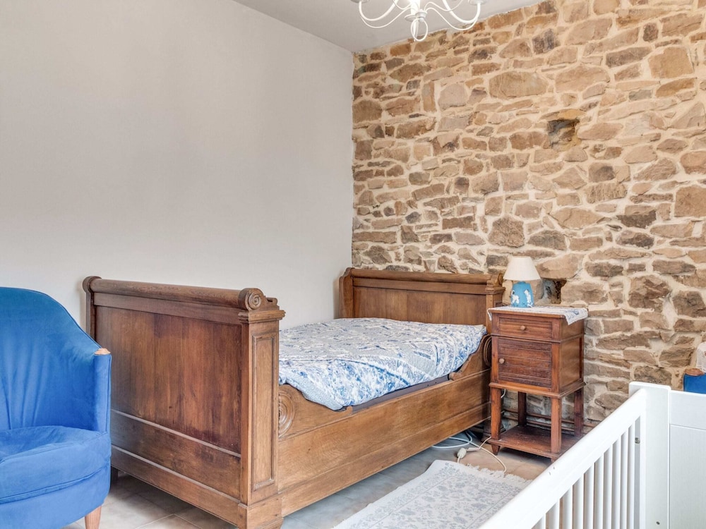 Enticing Holiday Home in Viroinval near Forest view 5