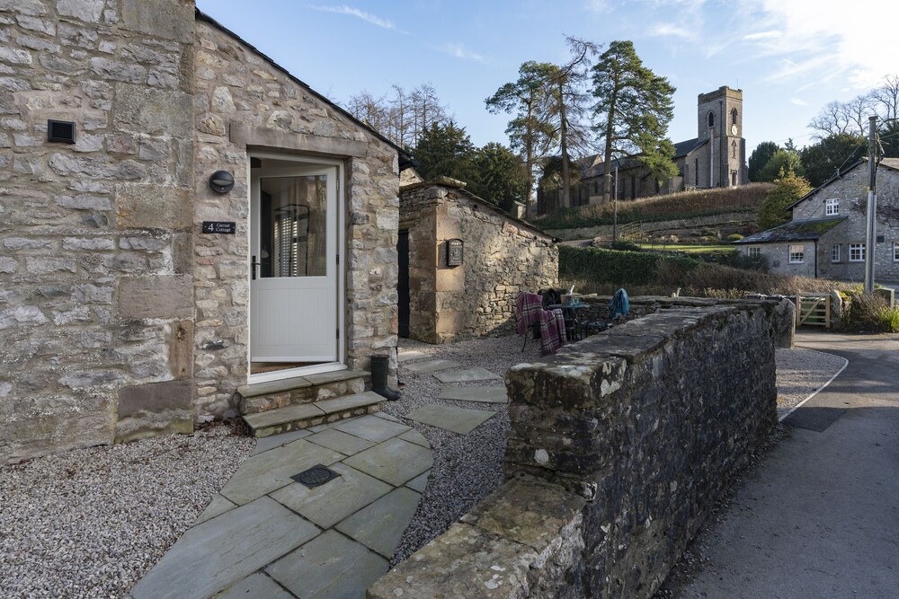 Stunning - 2 Bedroom - 2 Bathroom Home - Nr Kirkby Lonsdale view 3