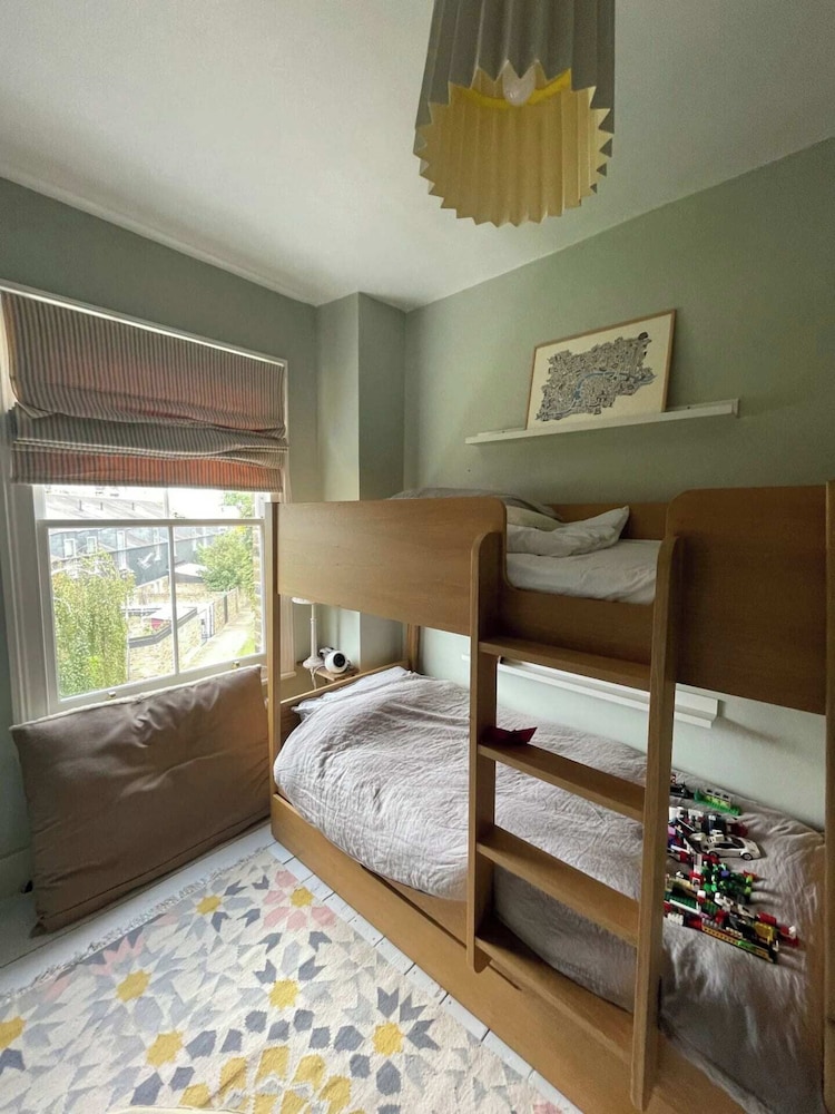 Lovely 3BD Victorian Townhouse W/garden - Brixton!