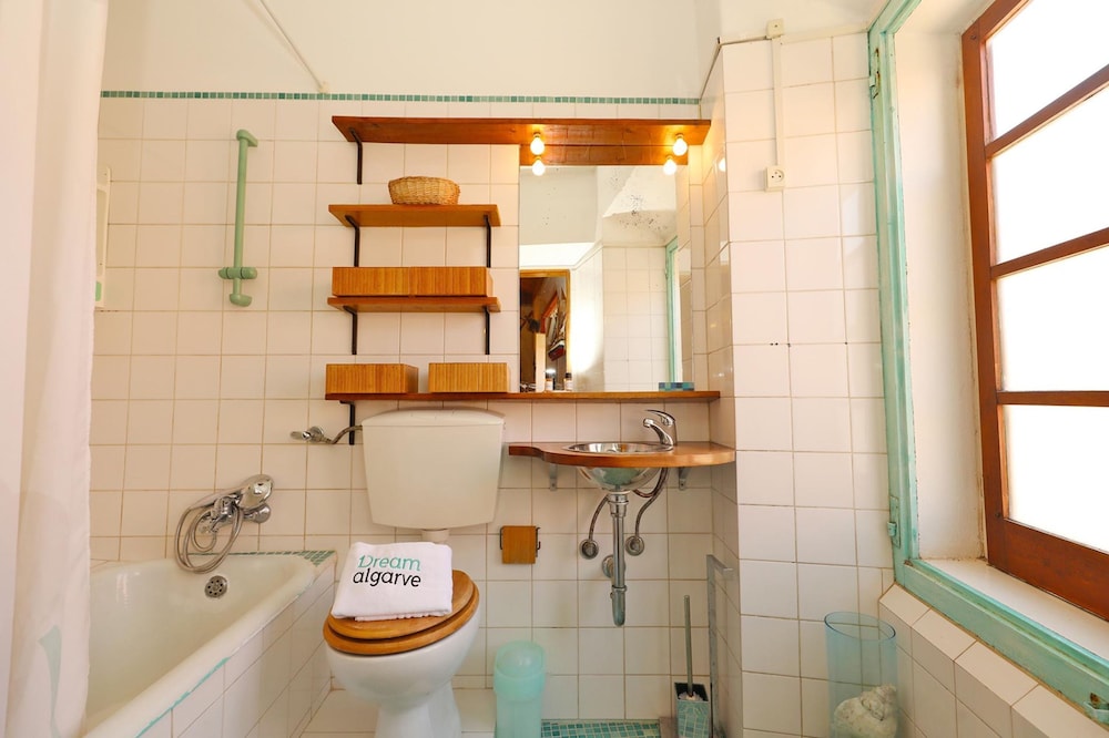 B10 - Rua do Canal 2 Bed Apartment