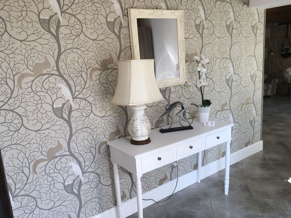 Moulin du Fontcourt Riverside Apartment