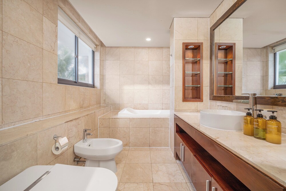 Ocean Villa Da Nang 4BR 5 Beds, Private Pool and Kitchen