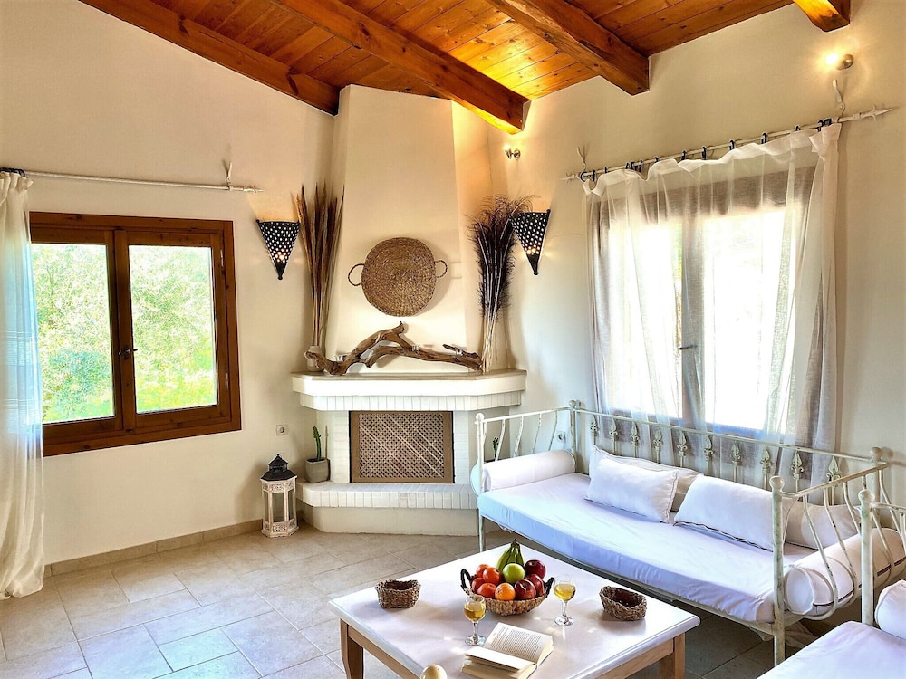 Eros Villa
