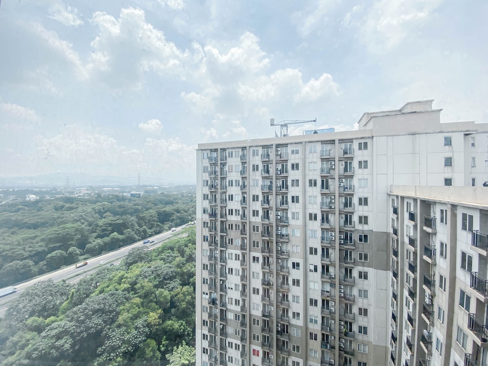 Standard 2Br At Podomoro Golf View Apartment