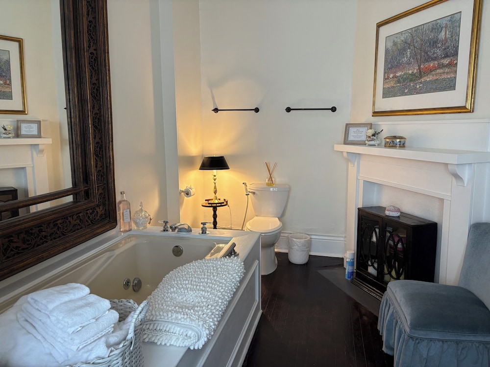 Chesnut Cottage Inn