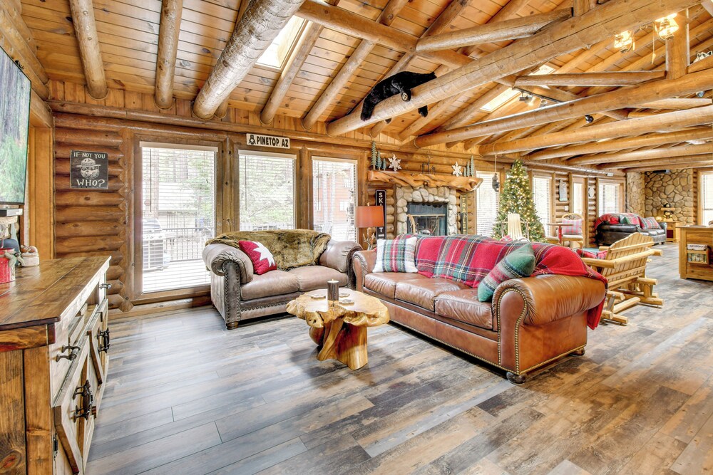 Near Fishing & Hiking: Pinetop Log Cabin w/ Deck!