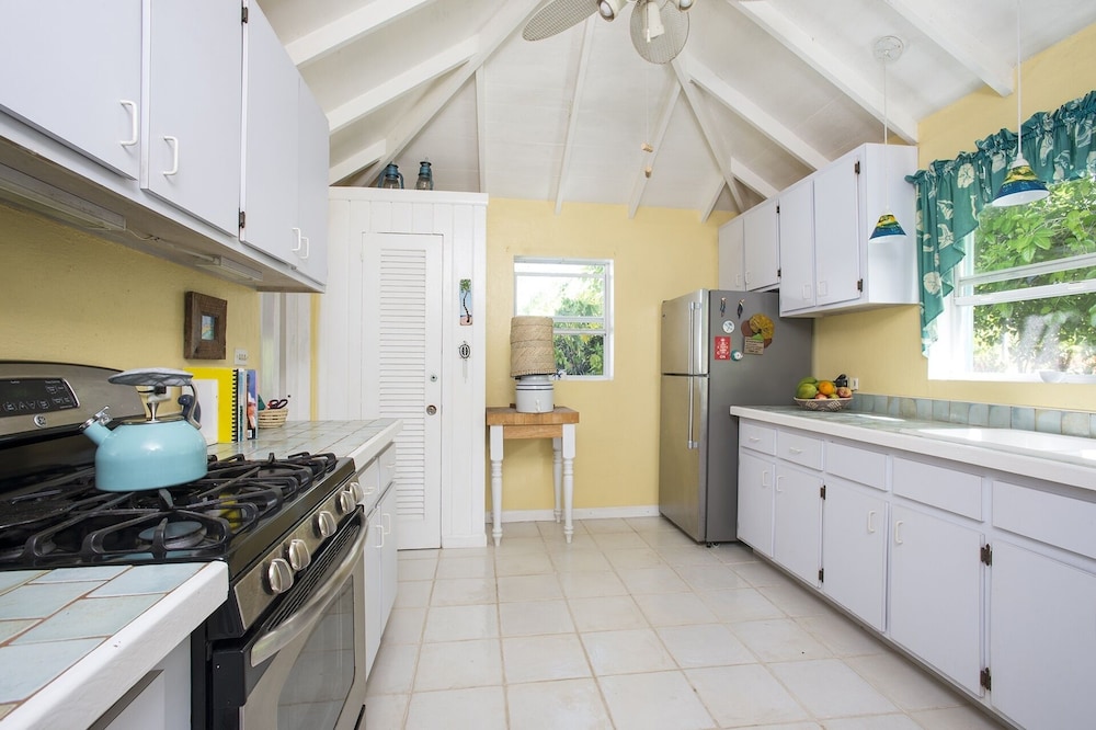 Eleuthera Vacations - Poponi House 2 Bedroom Home - Property Image 4