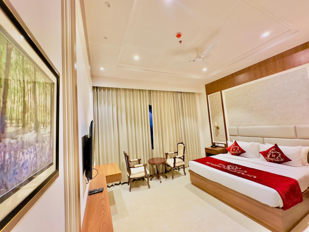 HOTEL SUKH FARM