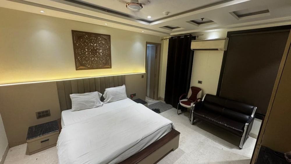 The PratiQ - Signature Boutique Hotel