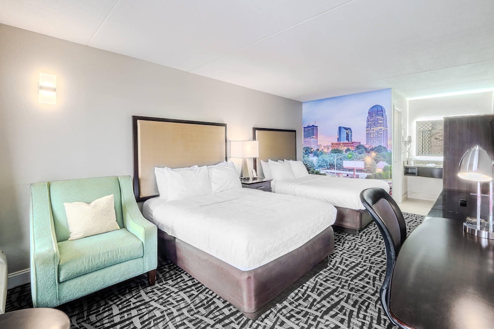 Clarion Pointe Winston – Salem Downtown