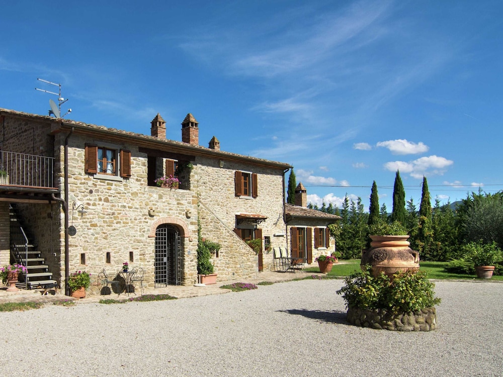Tuscan Terrace Escape