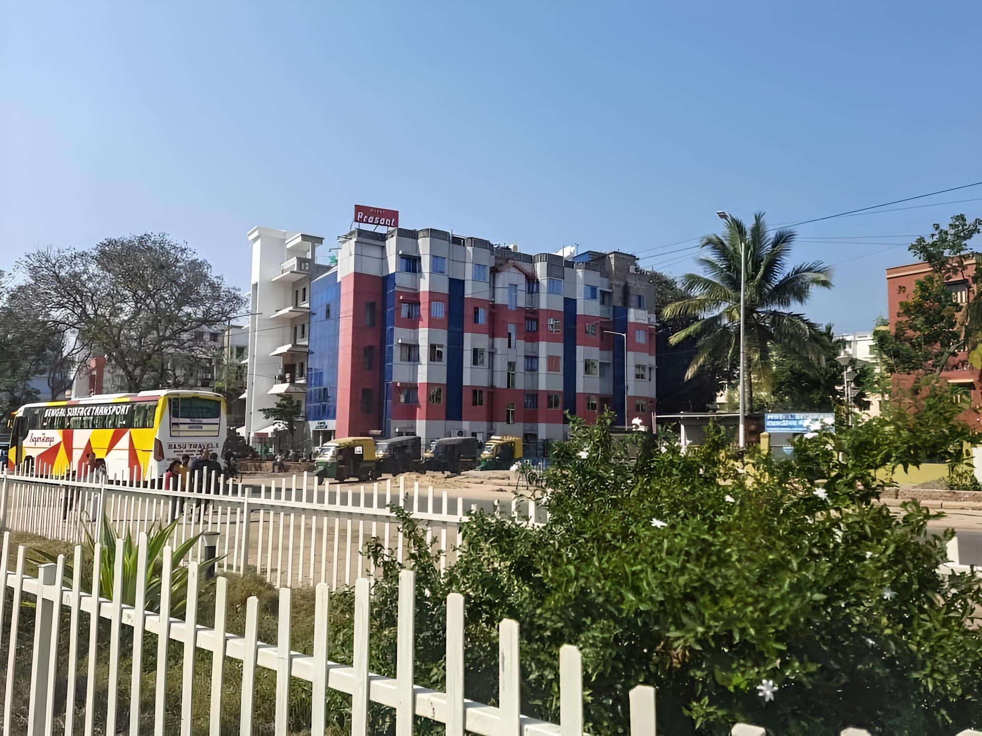 Zeromiles Hotel Prasant view 3