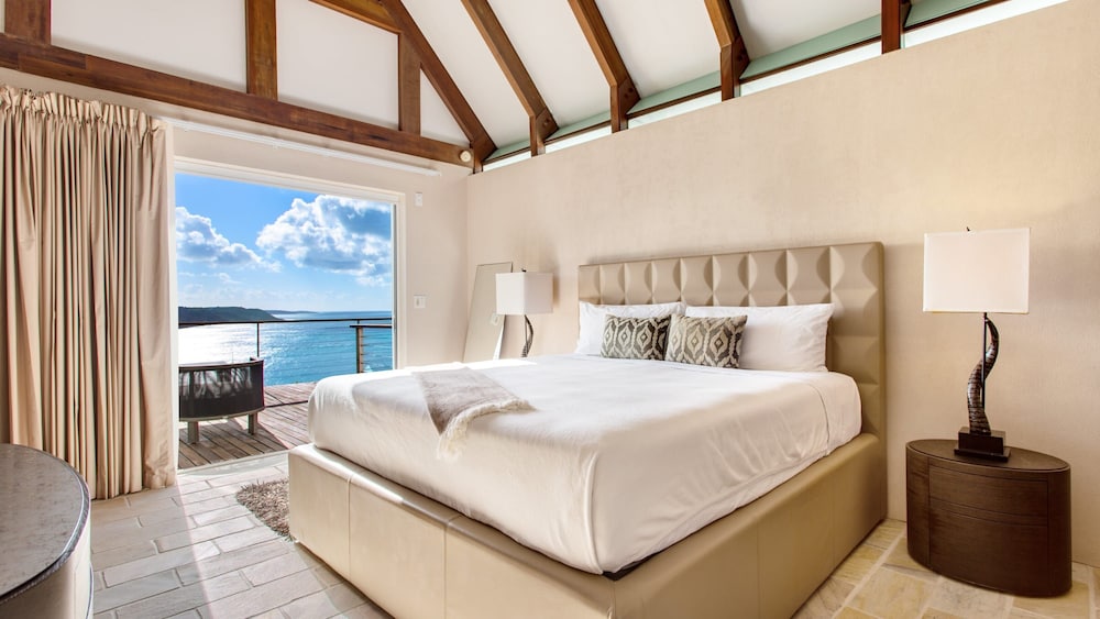 6 BR Villa On Crocus Bay With Pool Concierge - Image 3