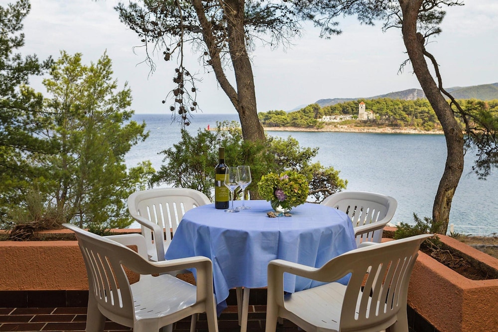 Beautiful Apartments in Jelsa, With Pool