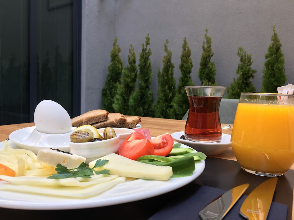 Four-G Hotel - Image 9