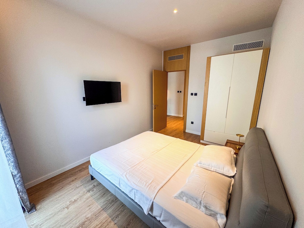 Qumi Porto Suites