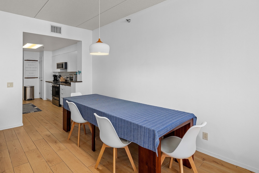 Las Villas Condo Unit 301 - 5 Night Minimum Stays 3 Bedroom Condo