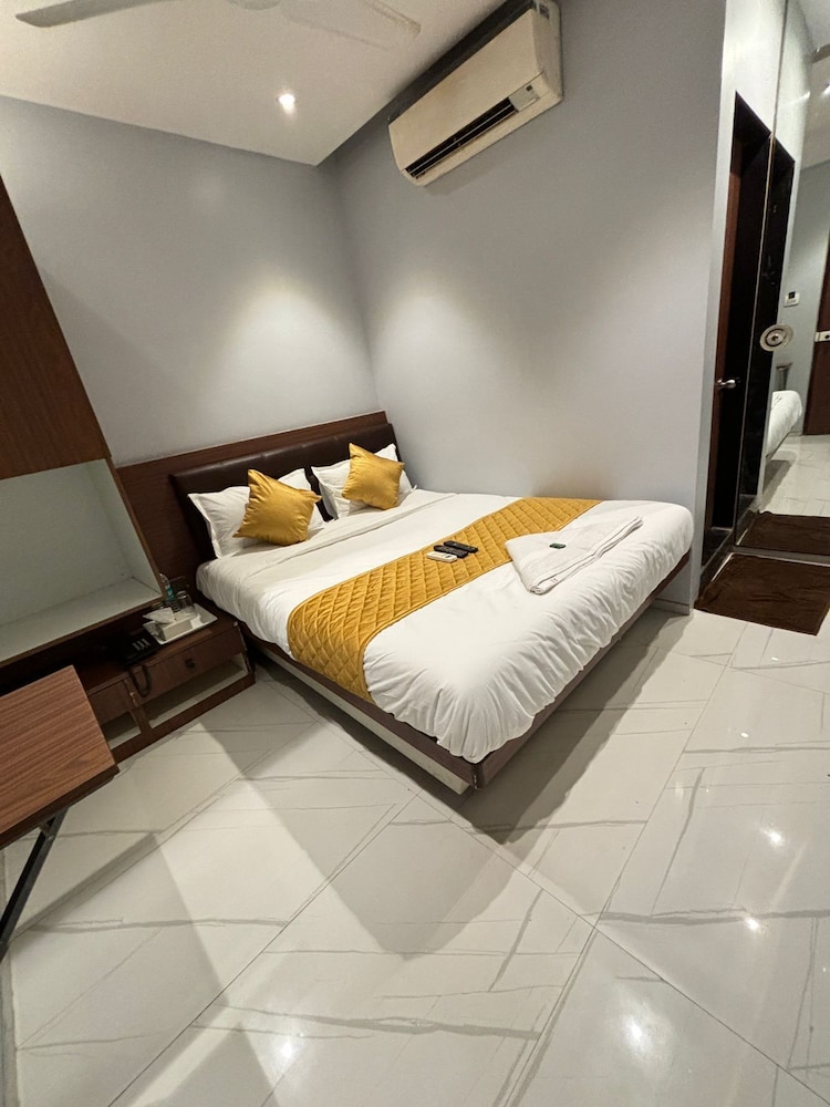 Powai Inn