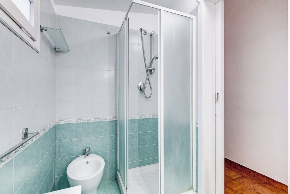 Spanish Steps Spacious Apartment