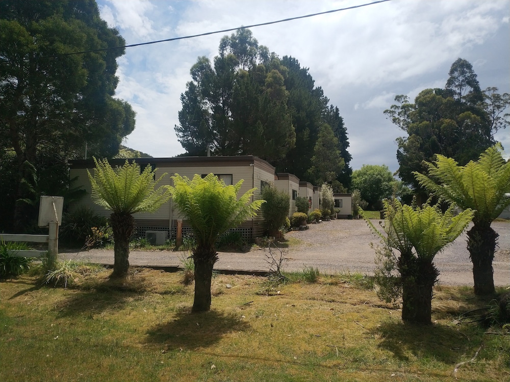 Zeehan Bush Camp