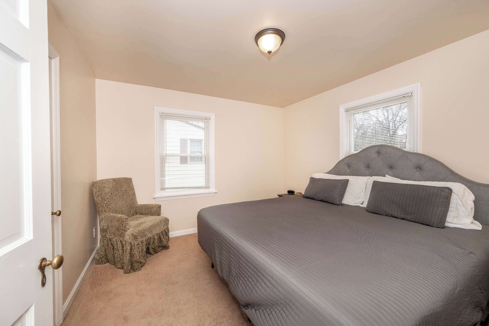 Kenwood Keys Suites for 12!