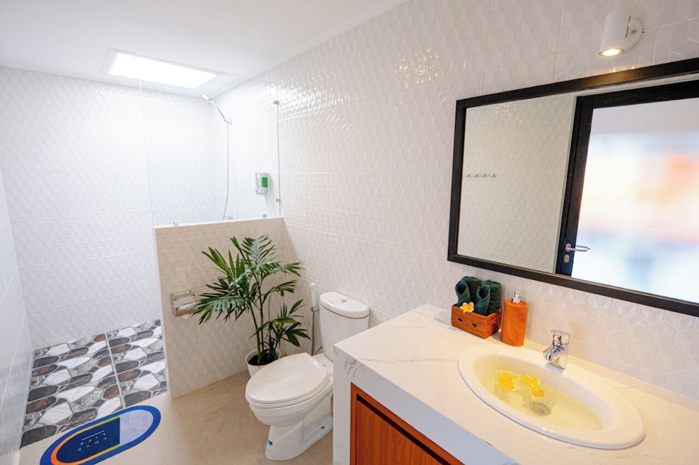 Crystal Flow Guest House & Apartment Canggu