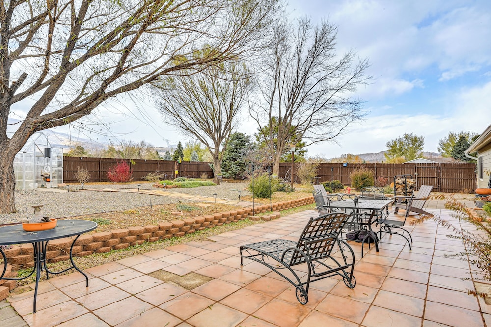 Mtn-view Family Home w/ Grill in Flagstaff!