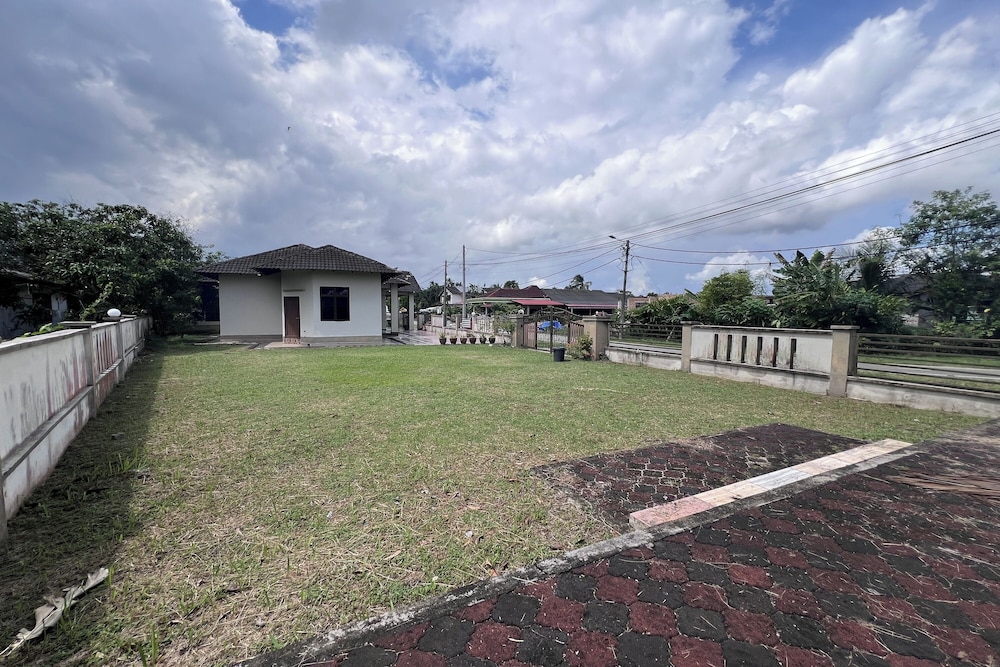 Nurbayu Villa (3 and 4 bedroom Villa) Kemaman
