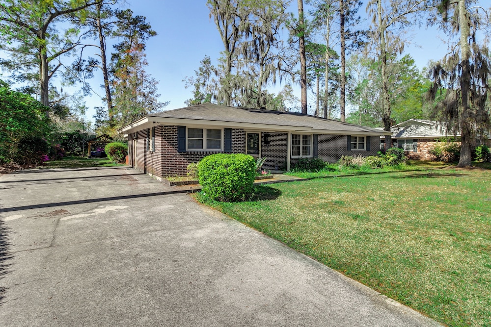 4 Mi to Savannah: Home w/ Gazebo & Seasonal Pool!