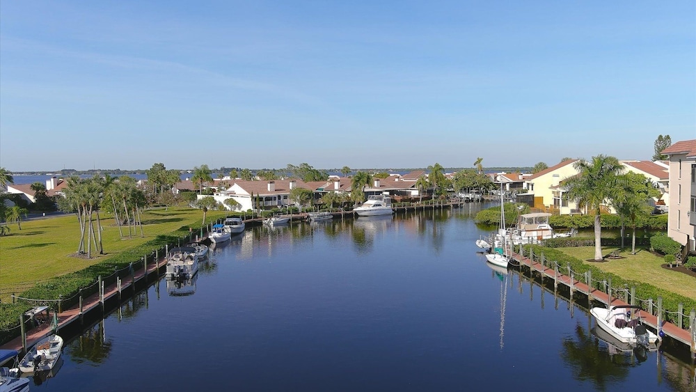 Quiet Condo Near Downtown Punta Gorda 2 Bedroom Condo