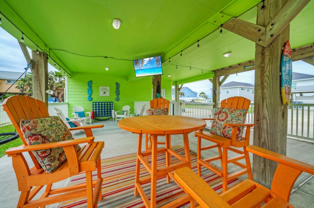 Reel Life Dreams by Avantstay Pool Near Beach