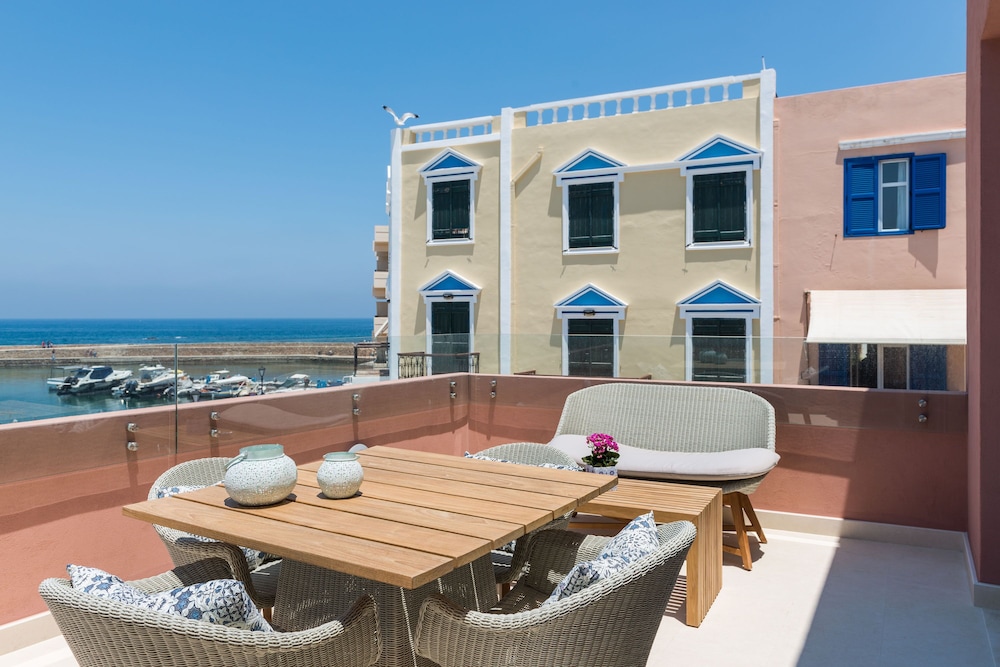 Avra Apartments Venetian Harbour