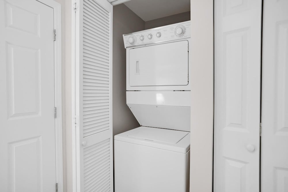 Palms Resort #1405 Jr 2BR