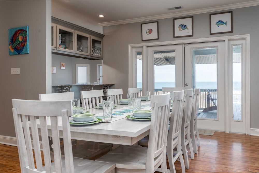 Tidal Wave - Big And Bold Bayfront Beauty! Perfect For The Whole Family Or Even A Reunion! 6 Bedroom Home by RedAwning view 4